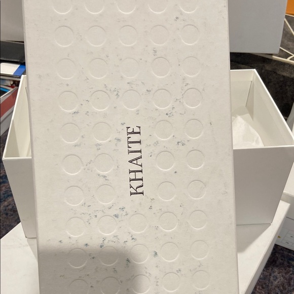 KHAITE White Embossed Box - Picture 4 of 5